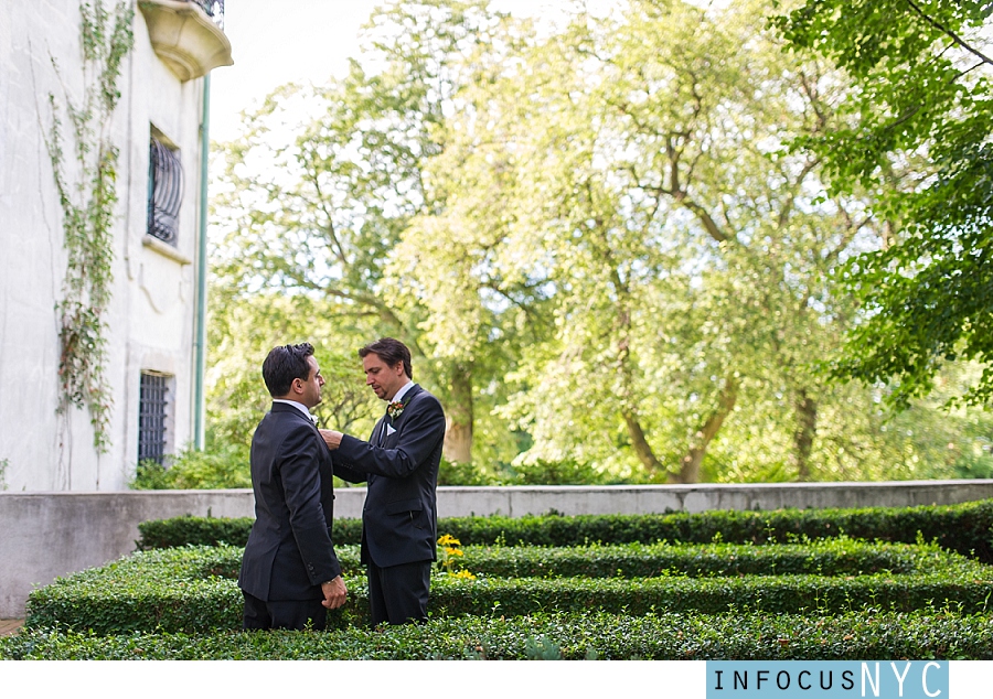 Genevieve + Greg Wedding at Vanderbilt Mansion_0015