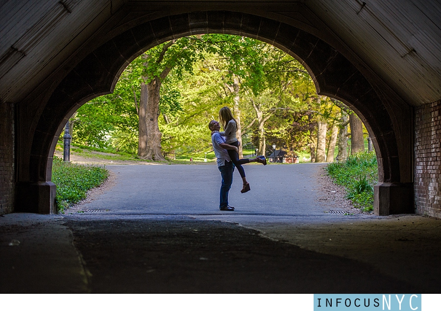 Sarah + Rob Engagement In Central Park_0008