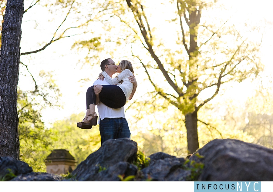 Sarah + Rob Engagement In Central Park_0009